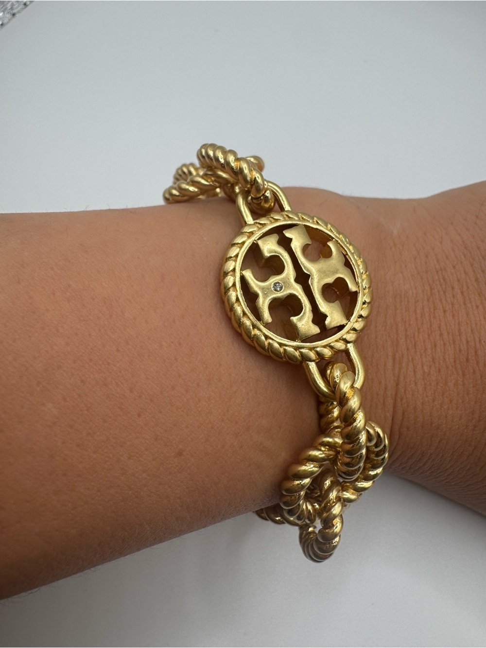 Tory Burch Gold Rope Link Chain Necklace with Round Medallion and bracelet set - Picture 6 of 7